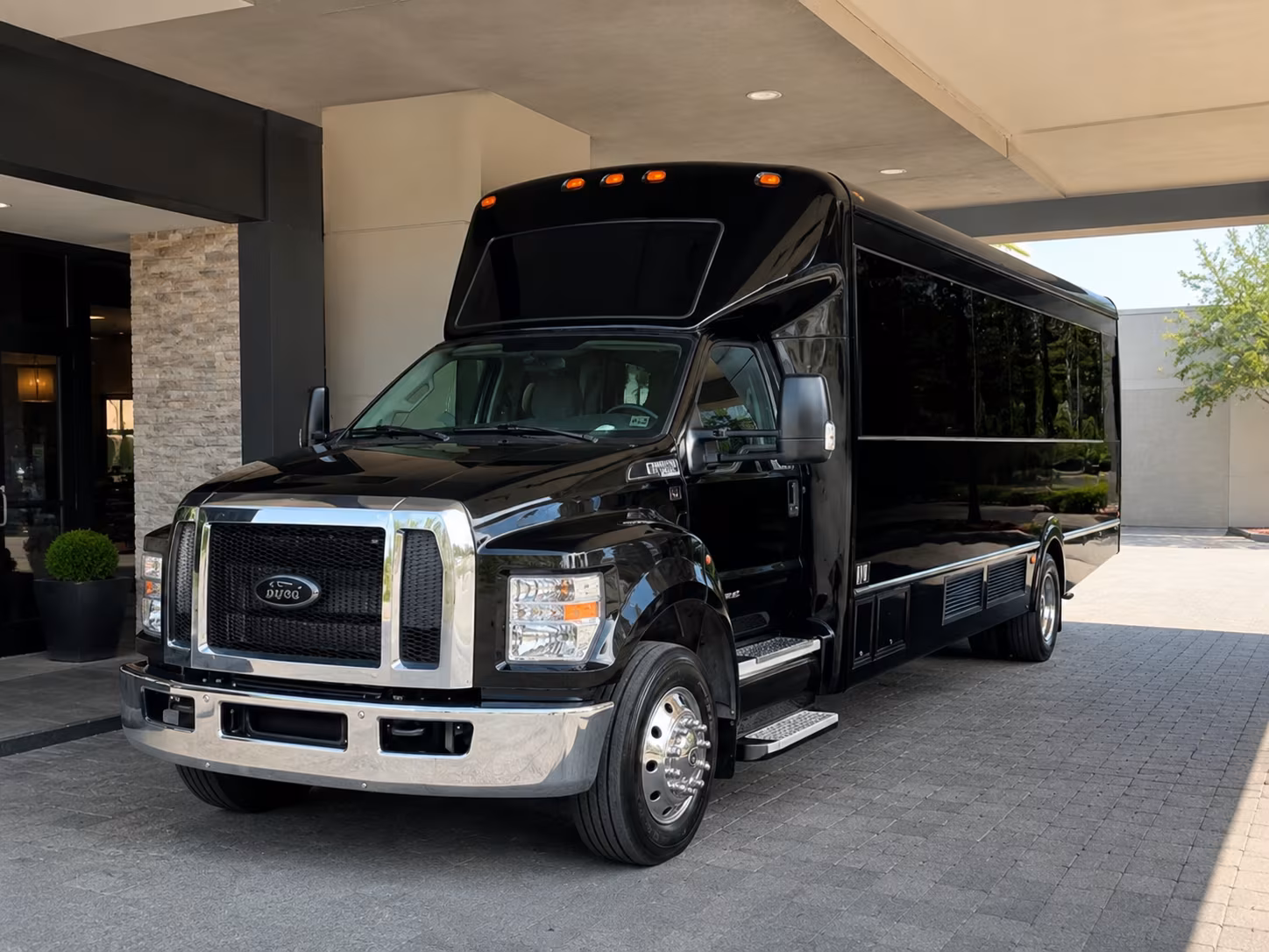 Dallas Winery Tour & Pub Crawl Transportation party bus exterior