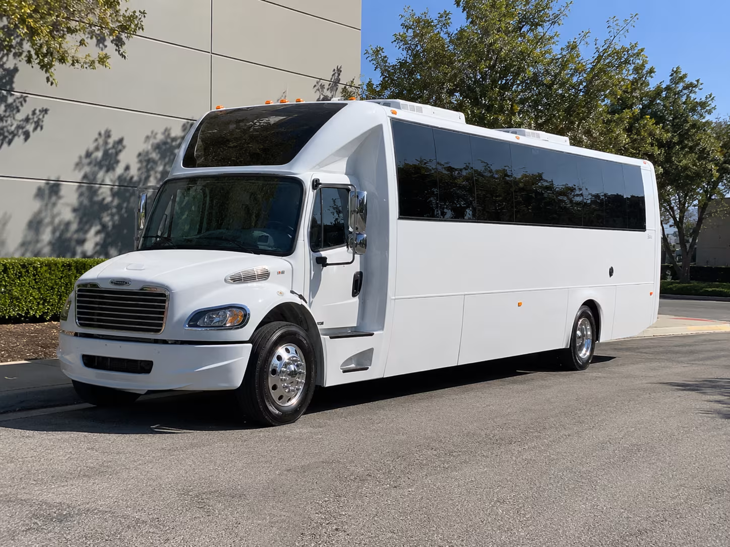 Dallas Winery Tour & Pub Crawl Transportation party bus exterior