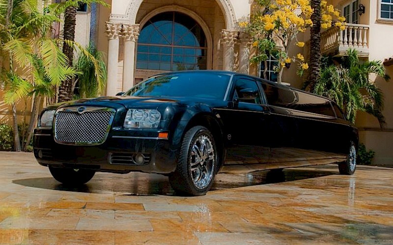 Dallas Black Chrysler Limo
